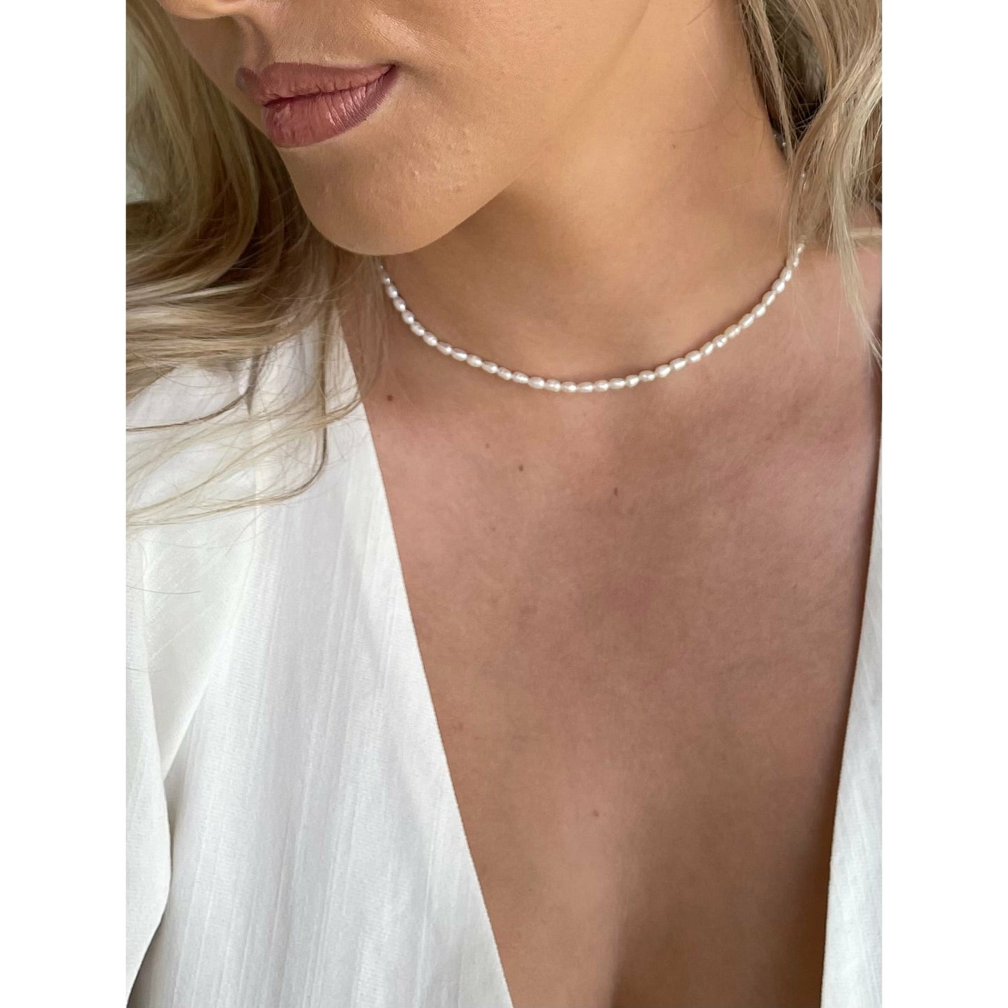 Pearl choker necklace