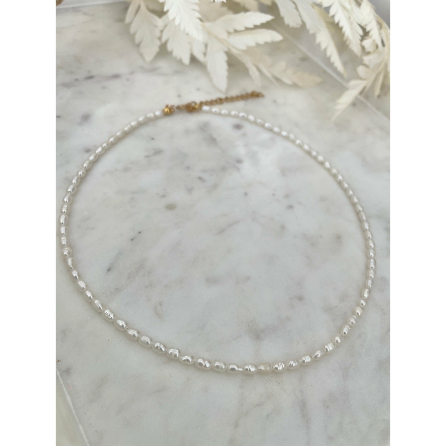 Pearl choker necklace